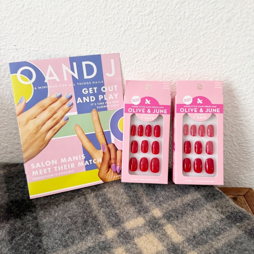 Two Sets Limited Edition Lollipop Red Round Short Press On Nails Olive and June